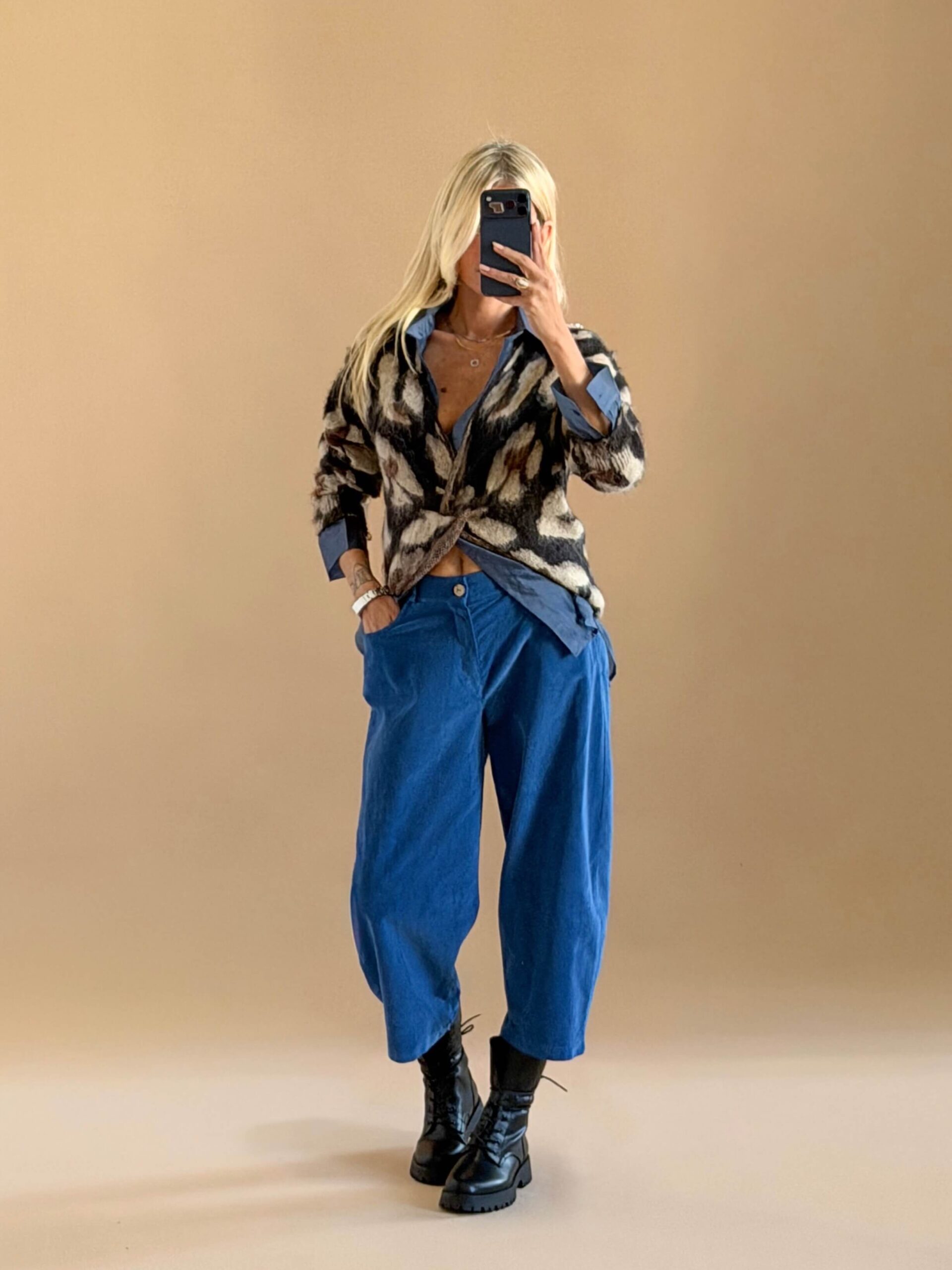 037B8036-E6DC-47D4-A4D6-2E3E8B04908A Cropped Fine Corduroy Pants-Electric Blue - Image 1